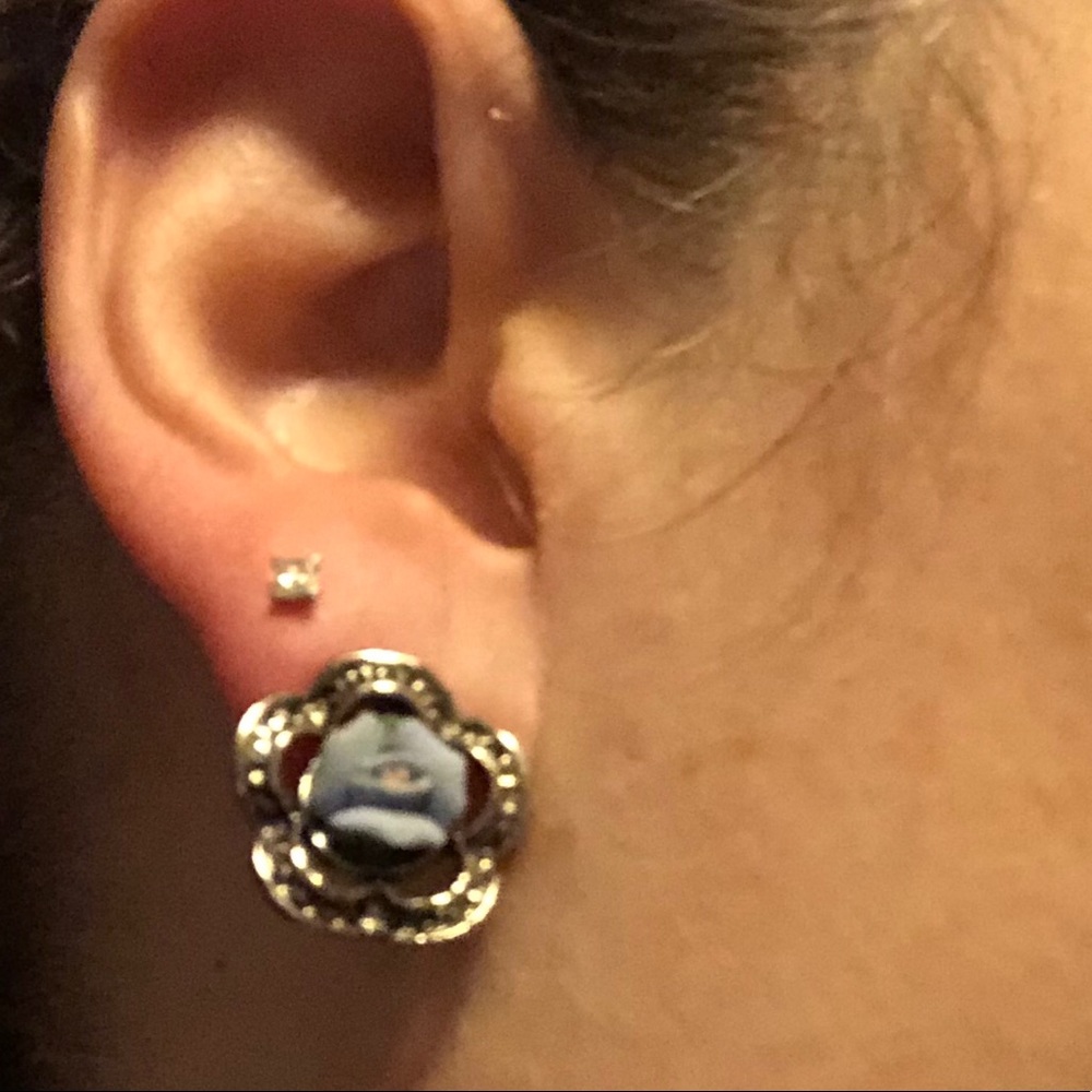 Sandy Z Rose Earings - Picture 3 of 3